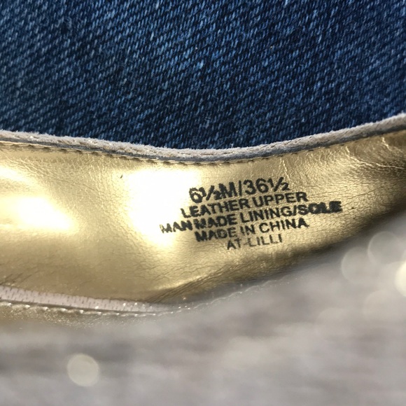 EUC. ARTURO CHIANG GOLD LEATHER METALLIC WEDGE - Picture 3 of 4